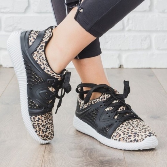 Qupid Shoes - Leopard print sneakers. Size 7 left